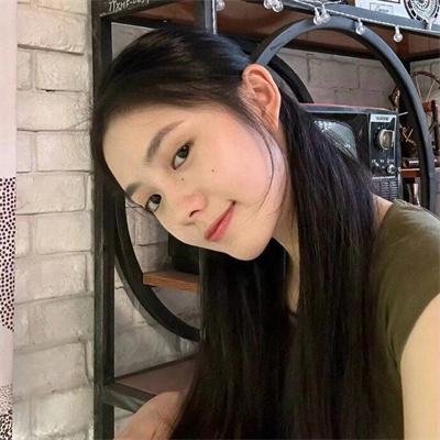 裸女游城